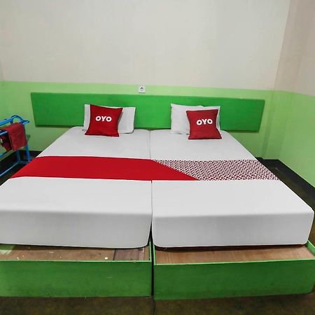 Oyo 90825 Hotel Lizha 2 Samarinda Eksteriør billede