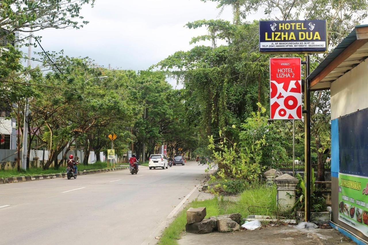 Oyo 90825 Hotel Lizha 2 Samarinda Eksteriør billede