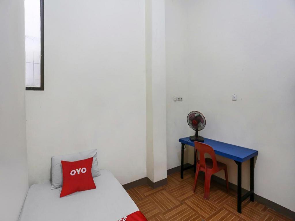 Oyo 90825 Hotel Lizha 2 Samarinda Eksteriør billede